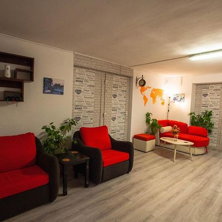 Oradea Central Hostel Buitenkant foto