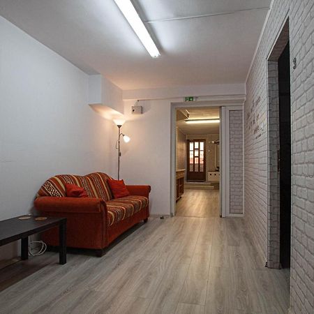 Oradea Central Hostel Buitenkant foto