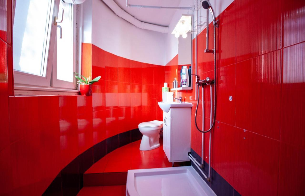 Oradea Central Hostel Buitenkant foto