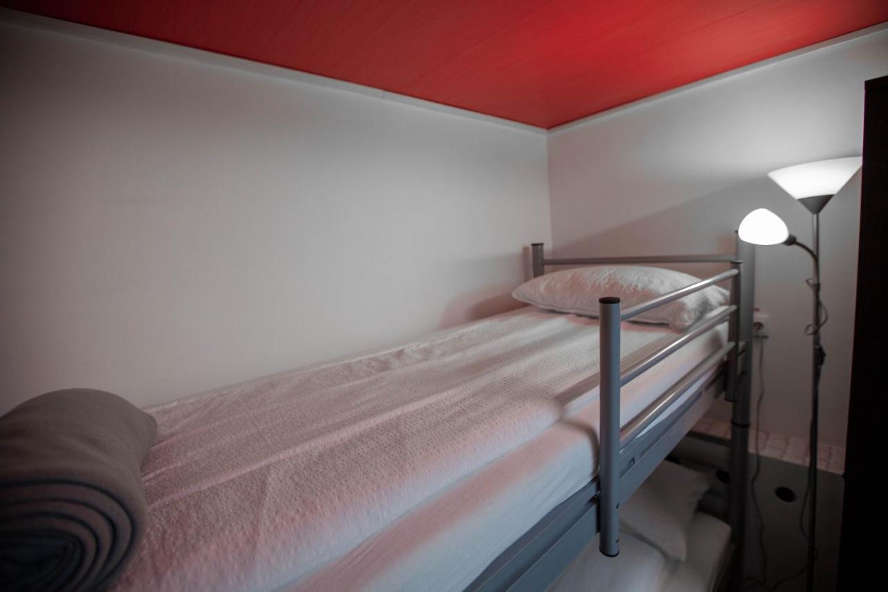 Oradea Central Hostel Buitenkant foto