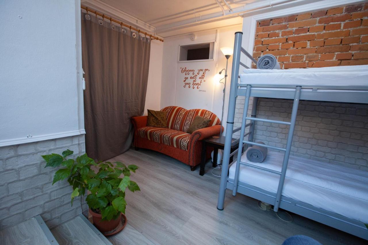 Oradea Central Hostel Buitenkant foto