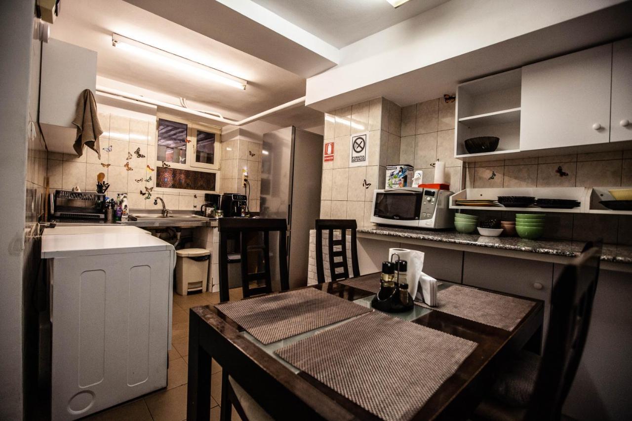 Oradea Central Hostel Buitenkant foto